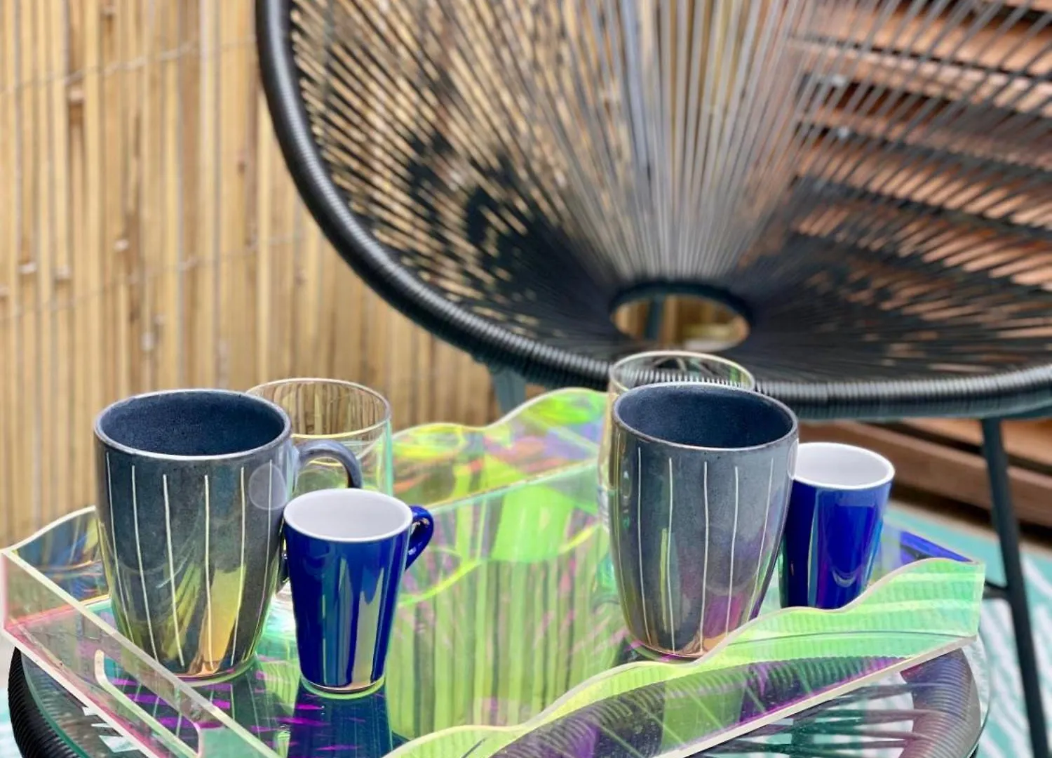 Locatelli Apartments - Patio Living 